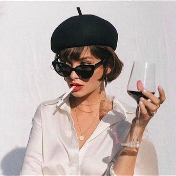 Meet your Posher, Alexis - Picture 1 of 1